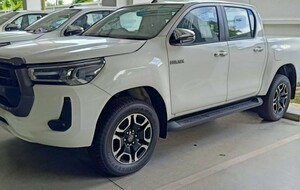 Import to Kenya Toyota Hilux / Revo Pick-up REVO 2.4L DIESEL Double Cab 4x4  Mid