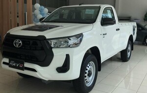 Import to Kenya Toyota Hilux / Revo Pick-up single Cab 2.8L DIESEL